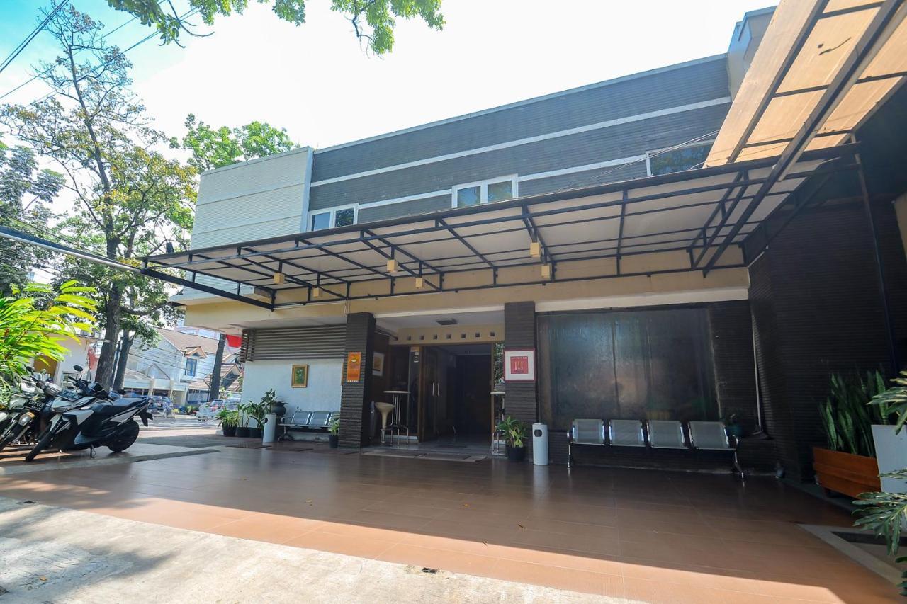 Sky Hotel Buah Batu 1 Бандунг Екстериор снимка